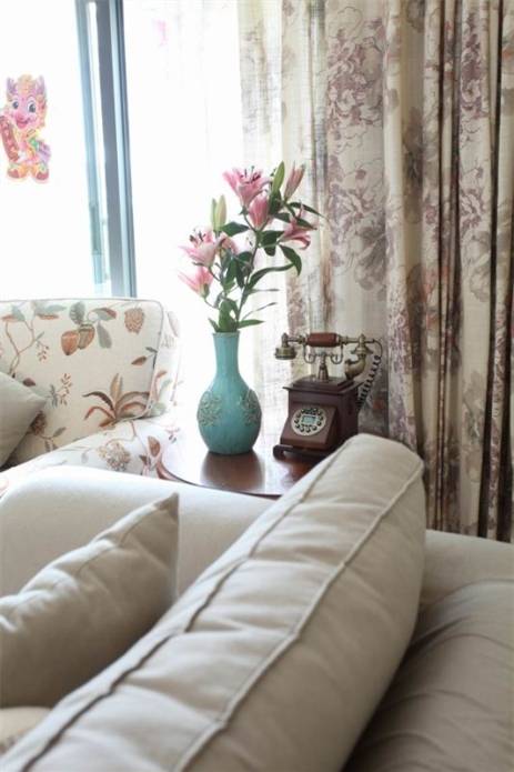 点击大图看下一张：角几效果图