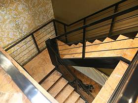 新古典别墅楼梯装修案例